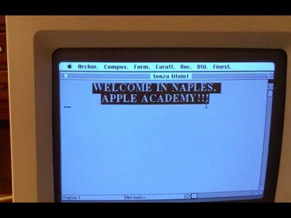 Macintosh della collezione E-Press saluta la Apple iOS Academy Napoli